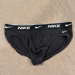Nike Dri-Fit Briefs size Small